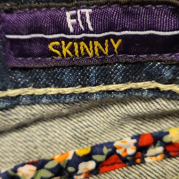 Vigoss Collection Women's Shorts Jeans - Picture 5 of 6